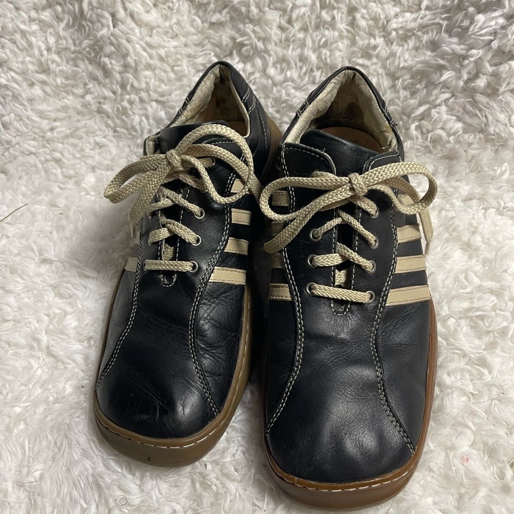 Steve Madden Shooter leather Navy Blue & beige brown rubber soles men’s SZ8.5